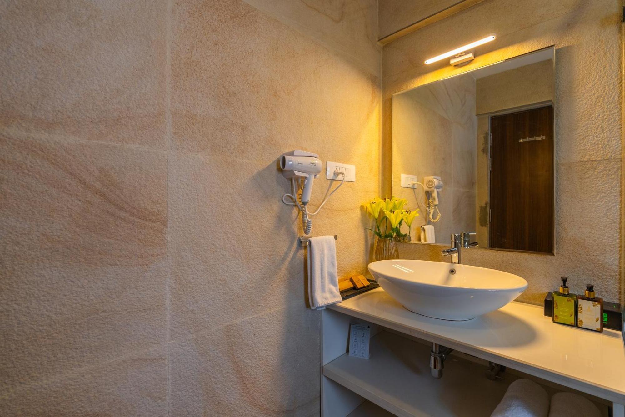 Elivaas 3 Bhk Pvt Pool & Bar - Villa Valerie Oxel Eksteriør billede
